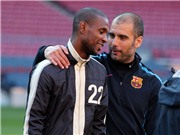 Bóng đá anh, ngoại hạng anh, lịch thi đấu euro 2012, Pep đến thăm Abidal và món quà mang giá trị Catalunya